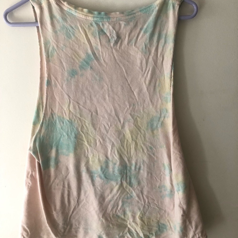 Volcom Muscle Tank - Picture 2 of 3